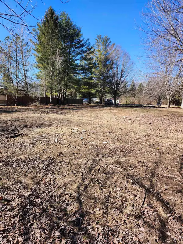 5898 N Sturgeon RD, Midland, MI 48642