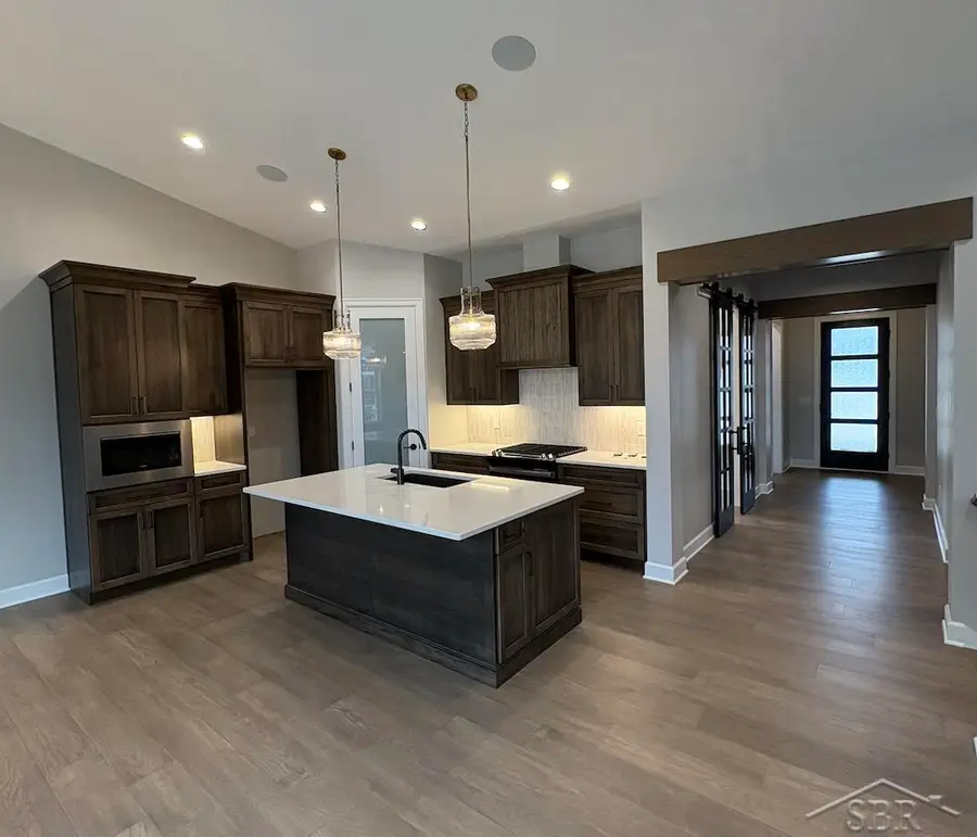 4125 Village Green DR, Freeland, MI 48623 - #2