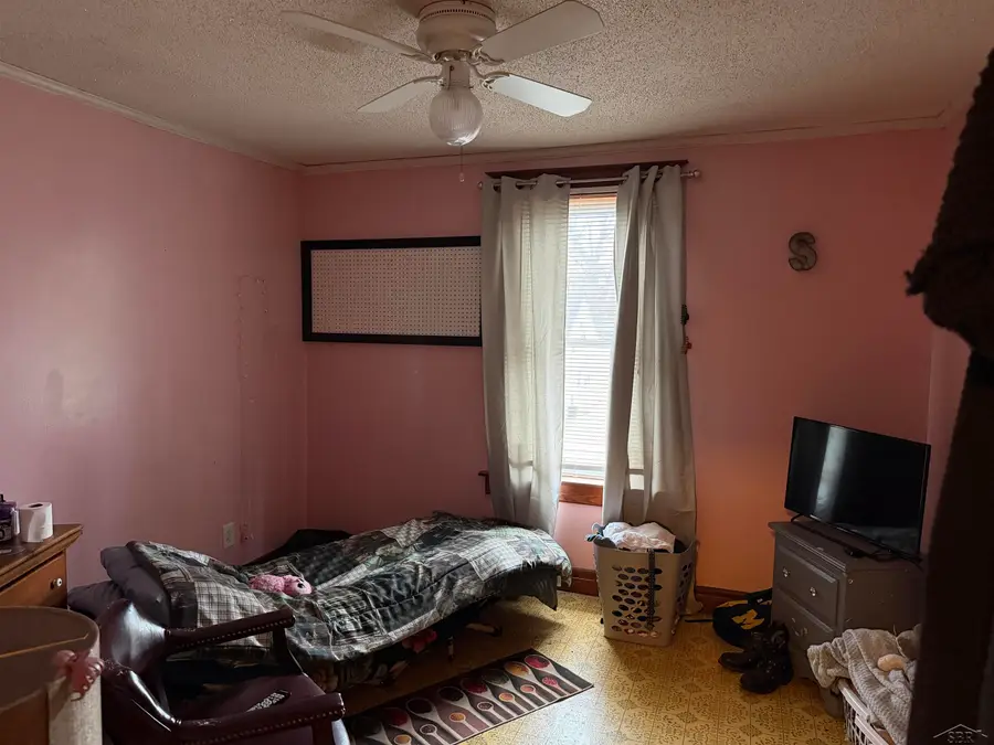 420 N Granger ST, Saginaw, MI 48602 - #3