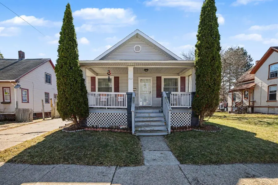1507 Holmes ST, Saginaw, MI 48602 - #2