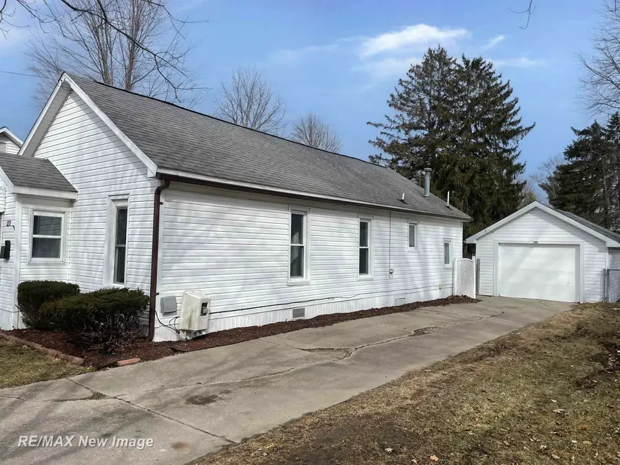 131 S Melze ST, Merrill, MI 48637 - #3