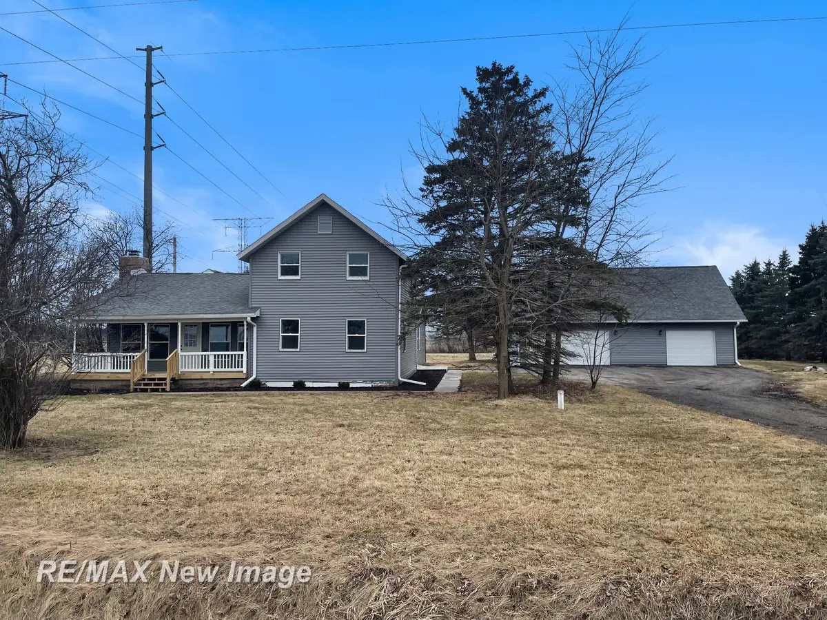 3874 E Kent RD, Freeland, MI 48623 - #1