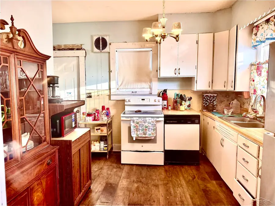 1022 N Bond ST, Saginaw, MI 48602 - #3