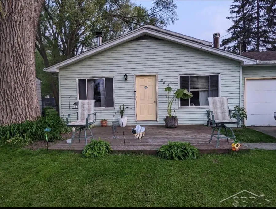 585 Evergreen LN, Saginaw, MI 48604 - #2