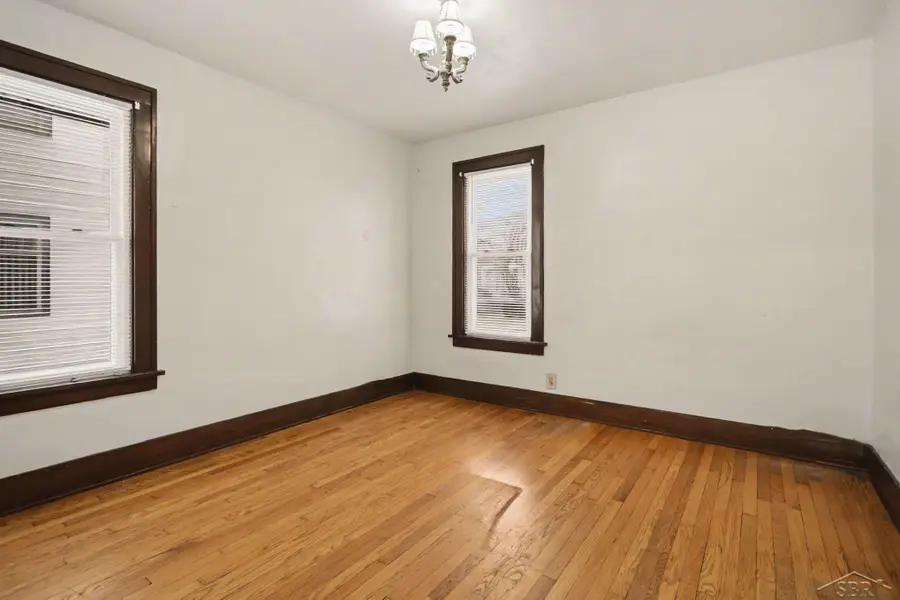 635 E Main ST, Benton Harbor, MI 49022 - #3