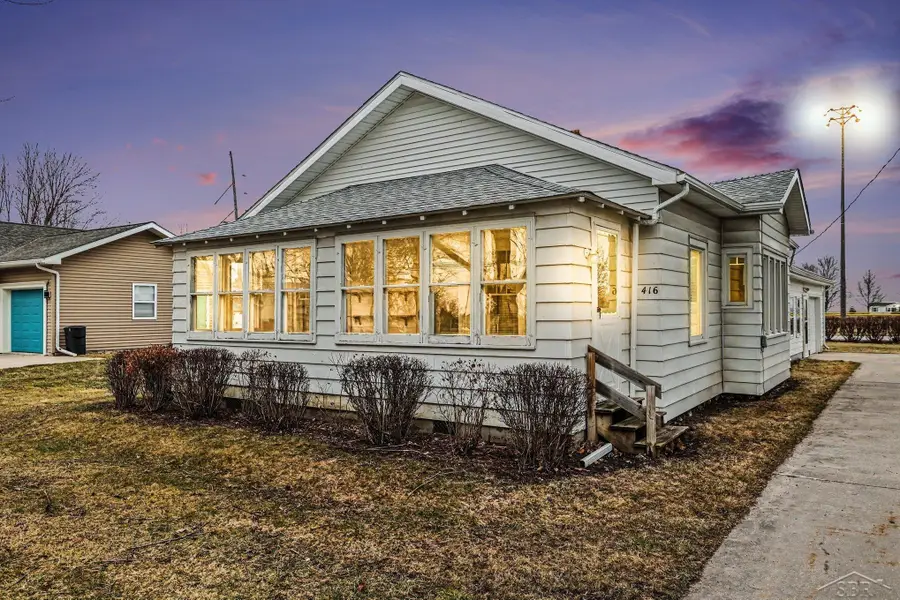 416 W Saginaw ST, Merrill, MI 48637 - #2