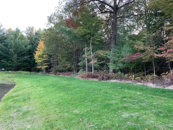 5717 Foxfire DR, Midland, MI 48642