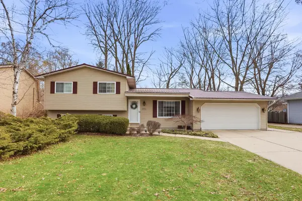 3804 Sweetbrier TER, Midland, MI 48642