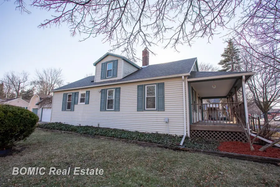 1110 Dunbar ST, Essexville, MI 48732 - #3