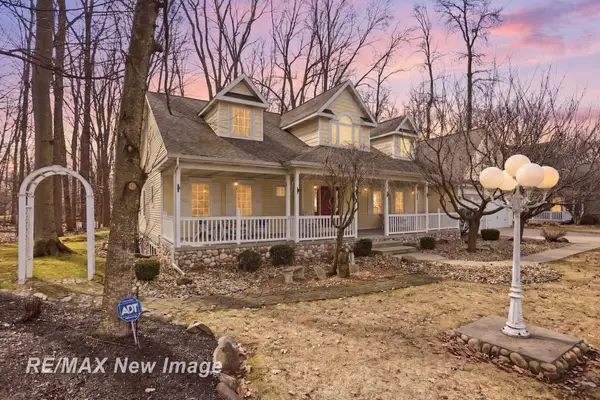 12471 Northern Woods CIR, Freeland, MI 48623