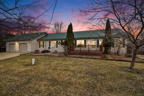 25 E Highwood RD, Beaverton, MI 48612