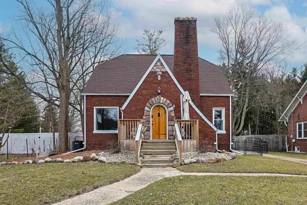 631 W Belle AVE, StCharles, MI 48865