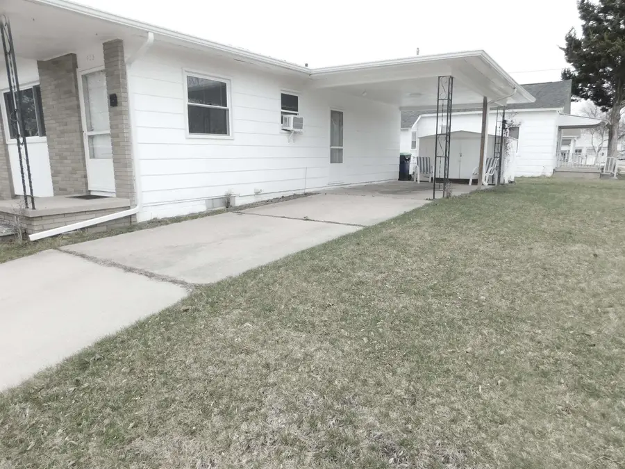 923 Fraser ST, Bay City, MI 48708 - #3