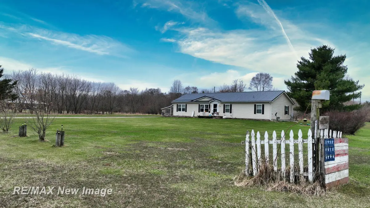 355 Carpenter RD, Fostoria, MI 48435 - #1