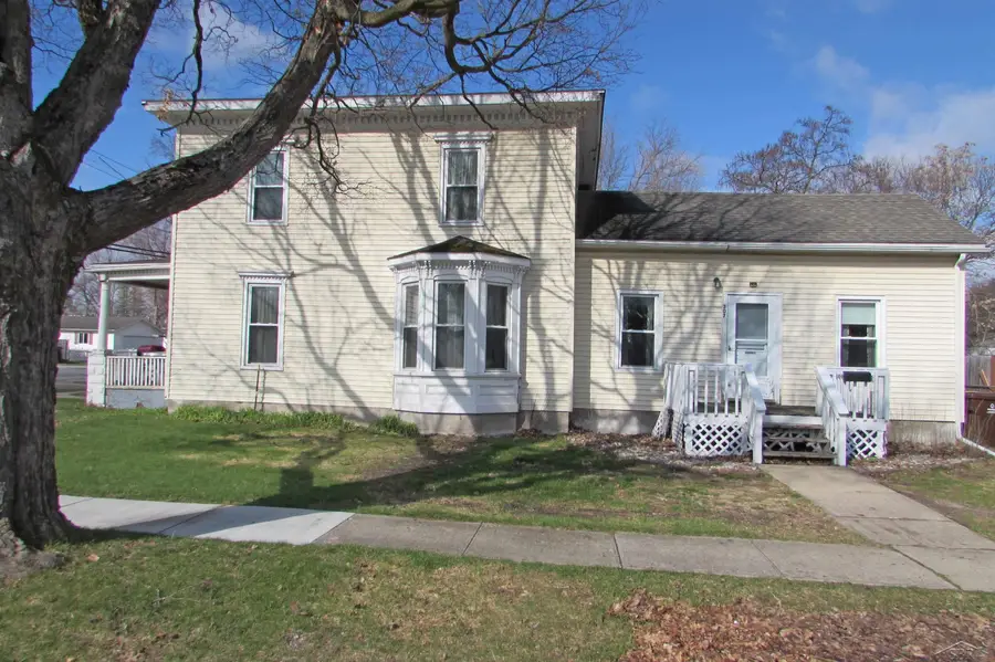 307 N Line ST, Chesaning, MI 48616 - #3