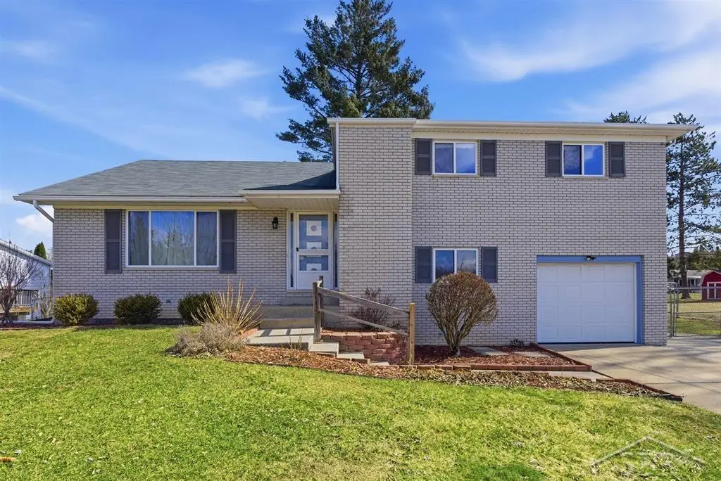 2075 Norma Jean DR, Saginaw, MI 48609 - #1