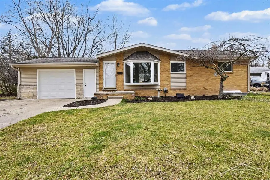 413 Wilson DR, Midland, MI 48642 - #2