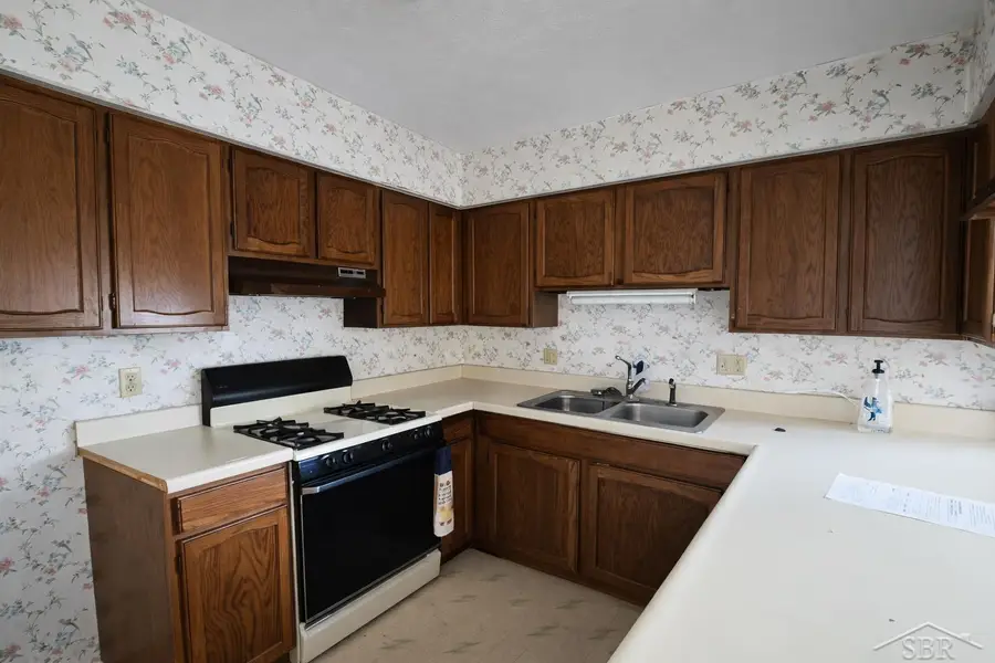 1033 Kelsey AVE, Lansing, MI 48910 - #2