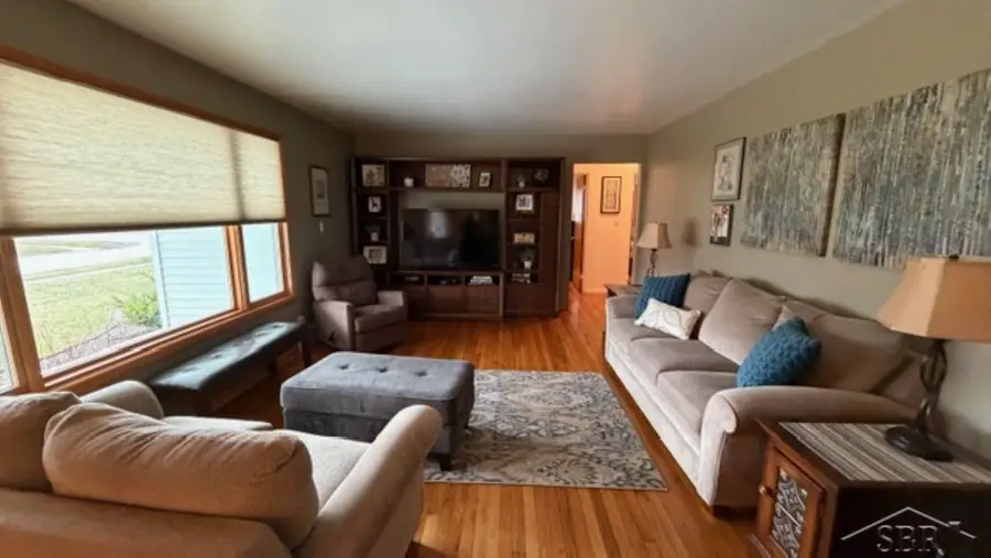 701 Airfield LN, Midland, MI 48642 - #3