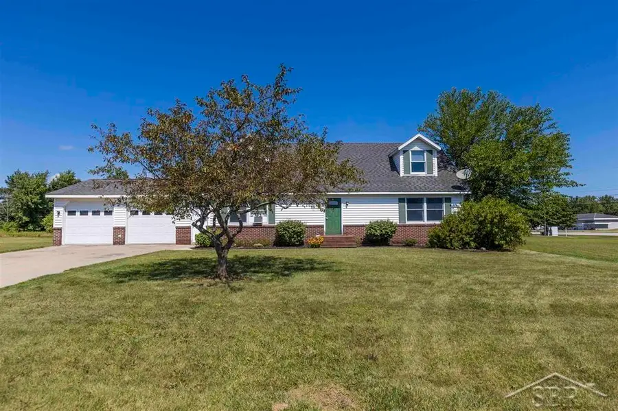 508 Glenview CT, Pinconning, MI 48650 - #2