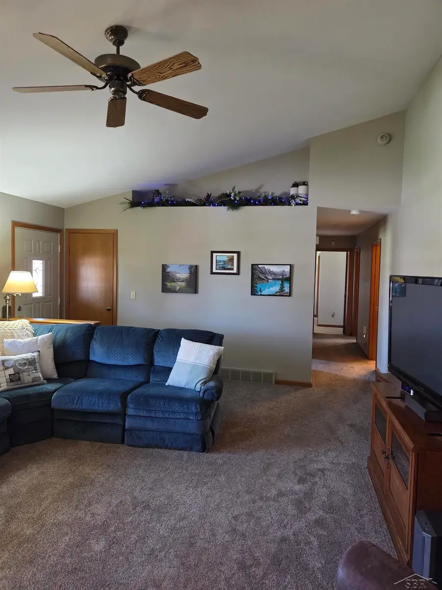 4686 N Thomas RD, Freeland, MI 48623 - #3