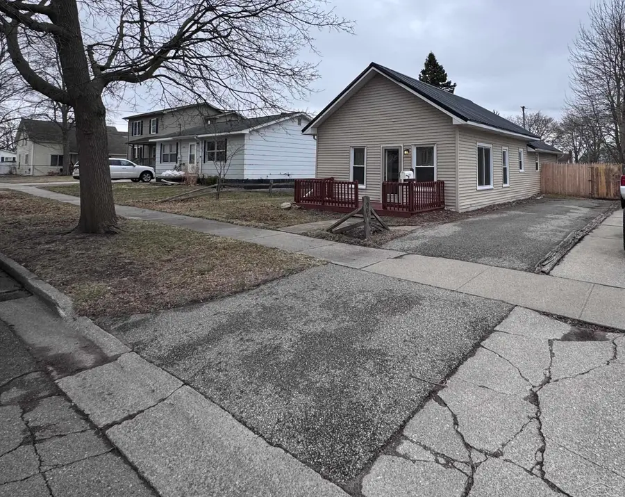 1904 James ST, Essexville, MI 48732 - #3