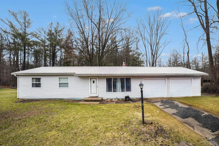 3305 Robertson DR, Beaverton, MI 48612 - #3