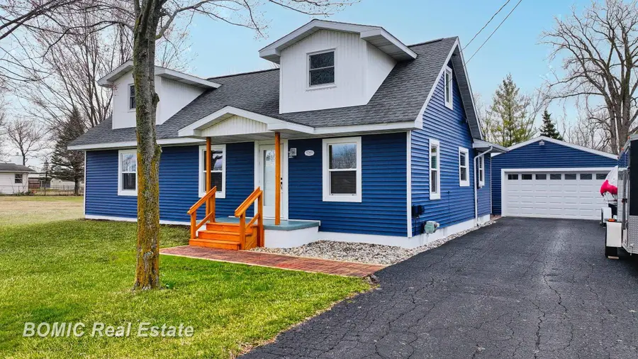 4560 Venoy RD, Saginaw, MI 48604 - #2