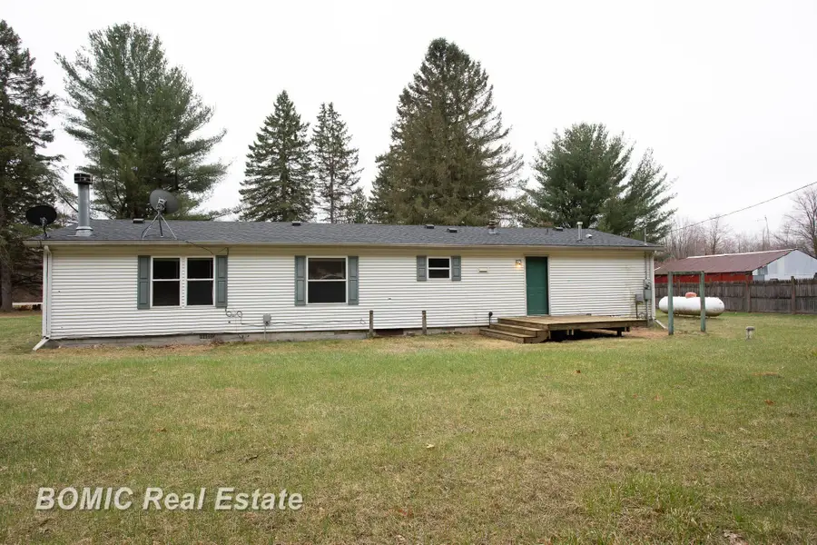 4562 Hanes RD, Vassar, MI 48768 - #2