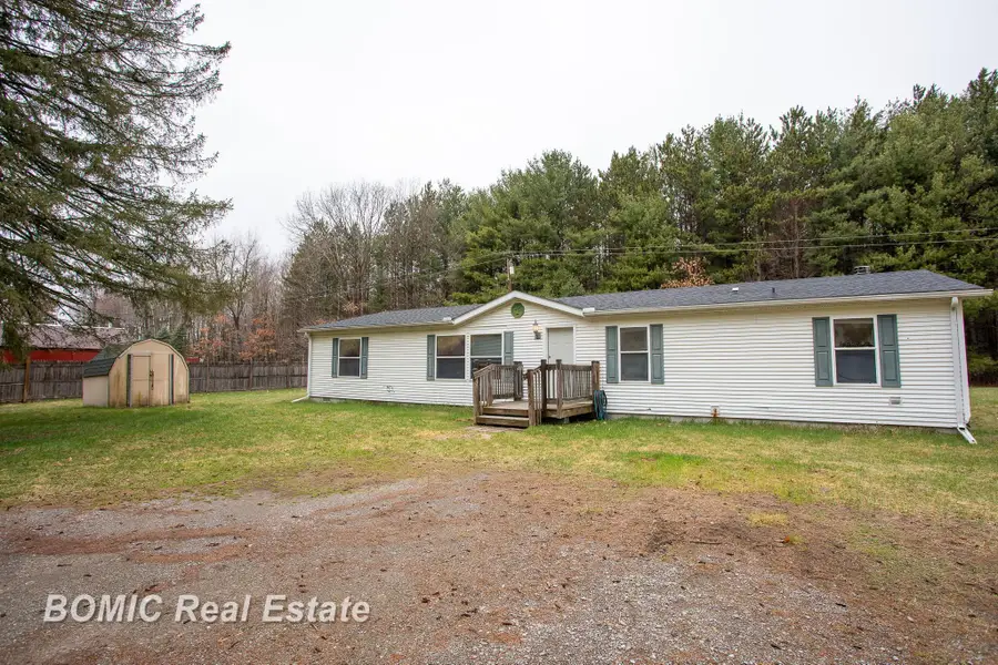 4562 Hanes RD, Vassar, MI 48768 - #3