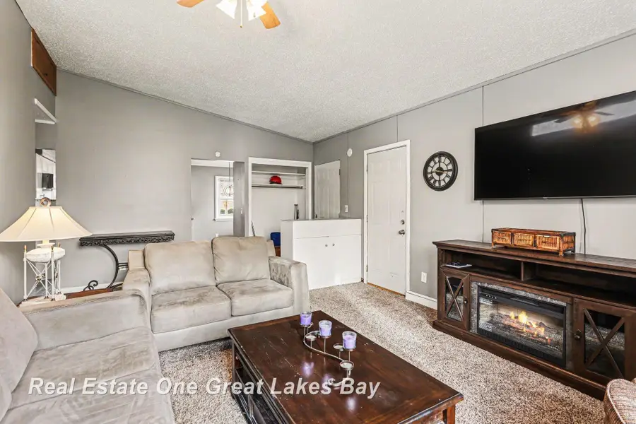 1712 Zauel ST, Saginaw, MI 48602 - #3