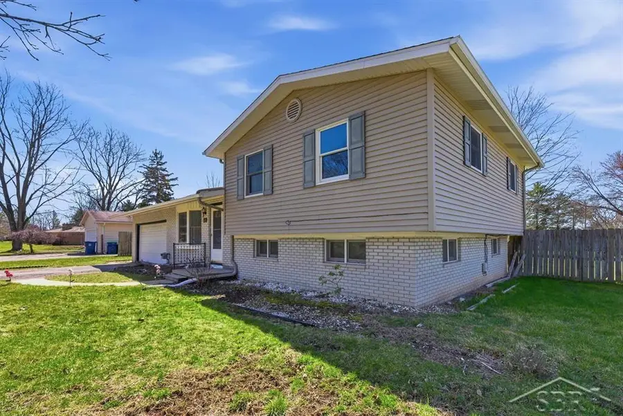 1645 Seminole LN, Saginaw, MI 48638 - #3