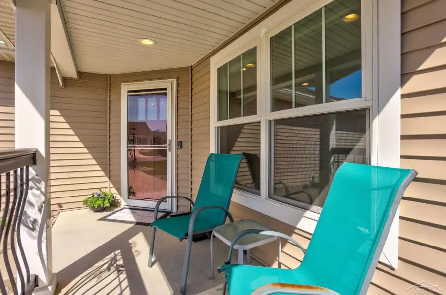 46 Tuscany CIR, Saginaw, MI 48603 - #3