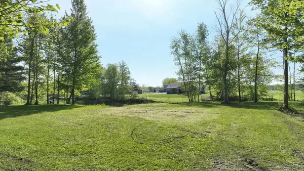 7389 N Edgebrook LN, Hope, MI 48628