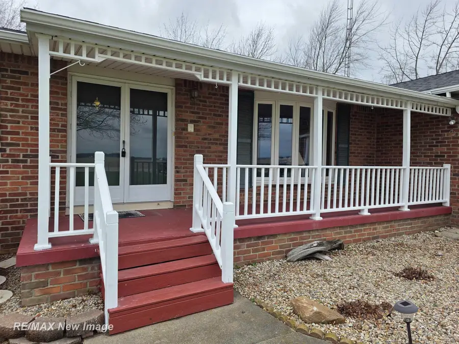 8781 N State RD, Chesaning, MI 48616 - #2