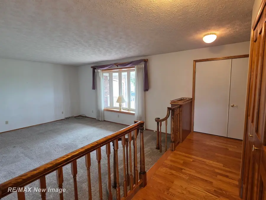 8781 N State RD, Chesaning, MI 48616 - #3