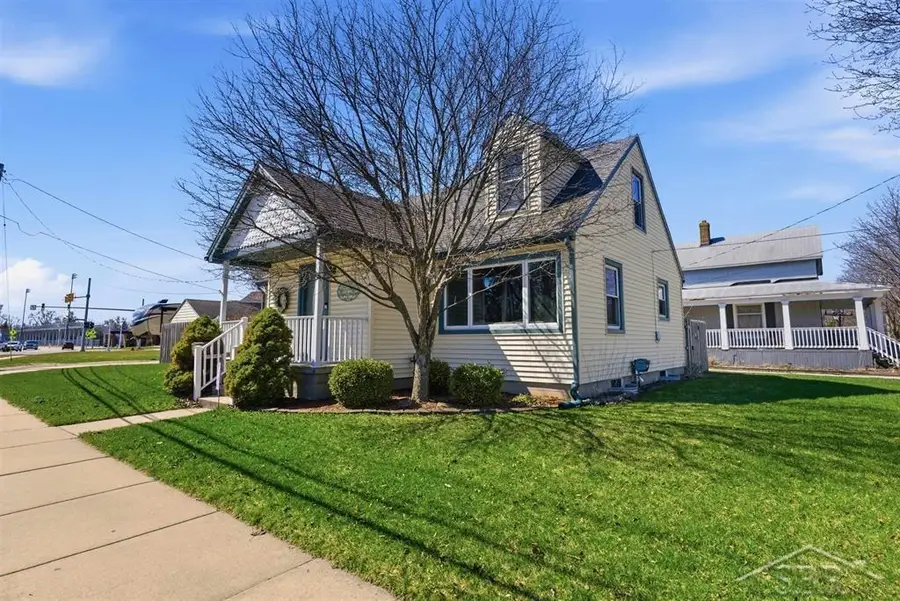 109 N Johnson ST, Bay City, MI 48708 - #2