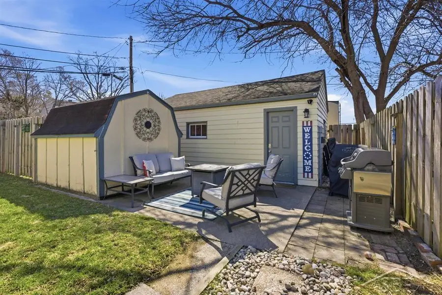 109 N Johnson ST, Bay City, MI 48708 - #3