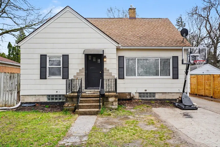 402 Patterson AVE, Bay City, MI 48706 - #2