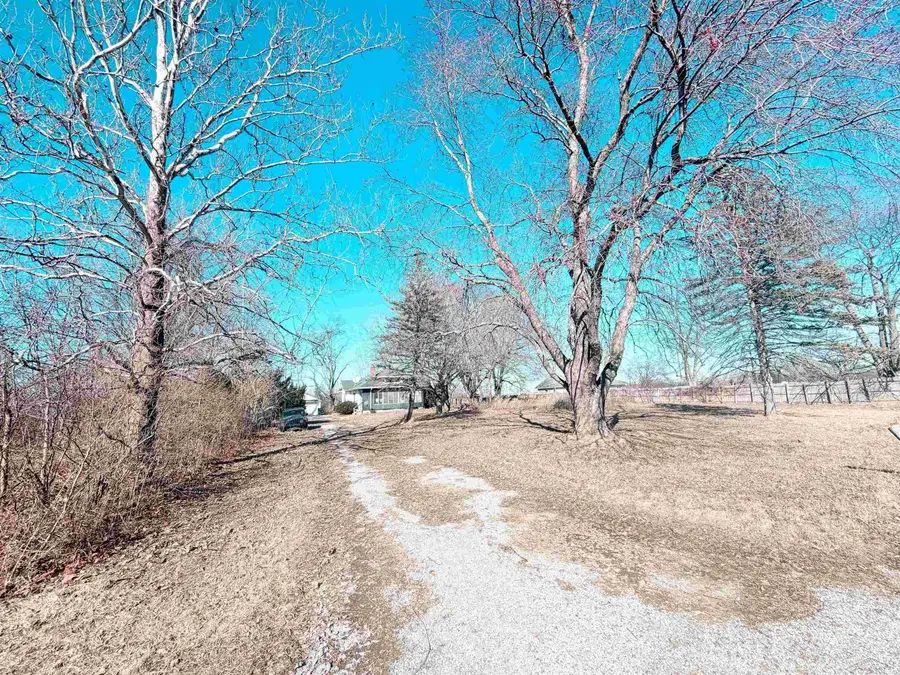 1820 Husen RD, Saginaw, MI 48601 - #2