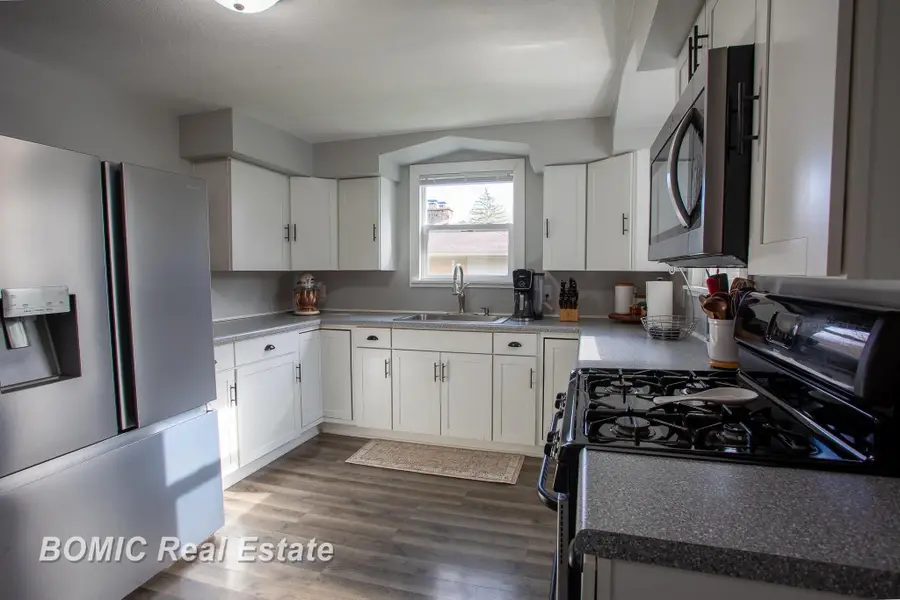 215 Washington ST, Vassar, MI 48768 - #2