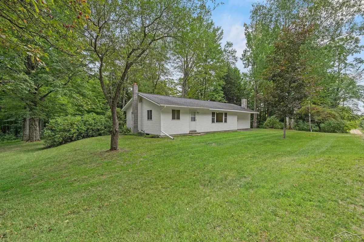 20686 Lakola RD, Tustin, MI 49688 - #1