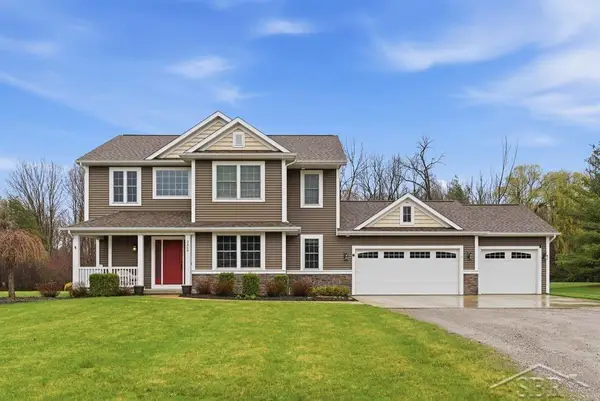 3369 E Greystone PL, Midland, MI 48642