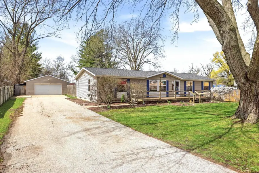 130 S Miller RD, Saginaw, MI 48609 - #2