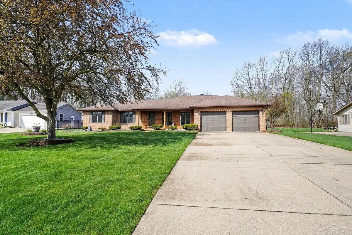 1329 Woodnoll DR, Flint, MI 48507 - #1