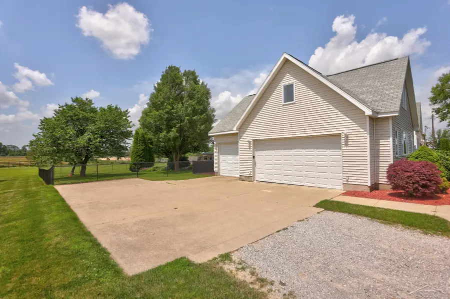 7165 Hospital RD, Freeland, MI 48623 - #3