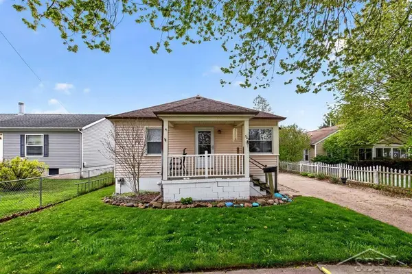 303 Marshall ST, Essexville, MI 48732