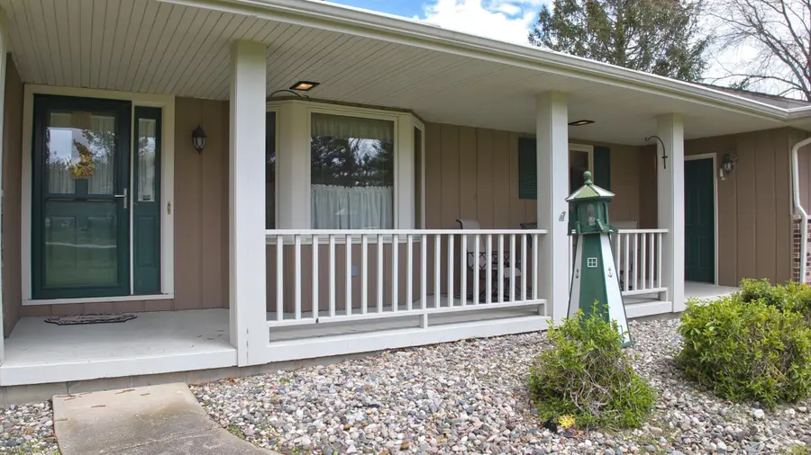 5220 N River RD, Freeland, MI 48623 - #3