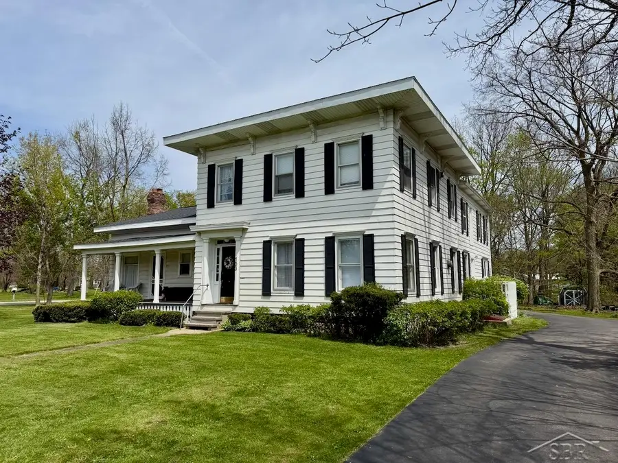 103 S Main ST, Chesaning, MI 48616 - #3