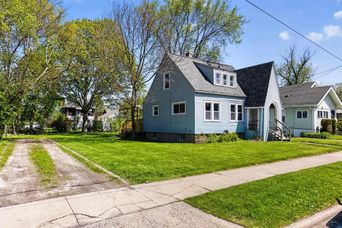 3221 Fulton ST, Saginaw, MI 48601 - #1